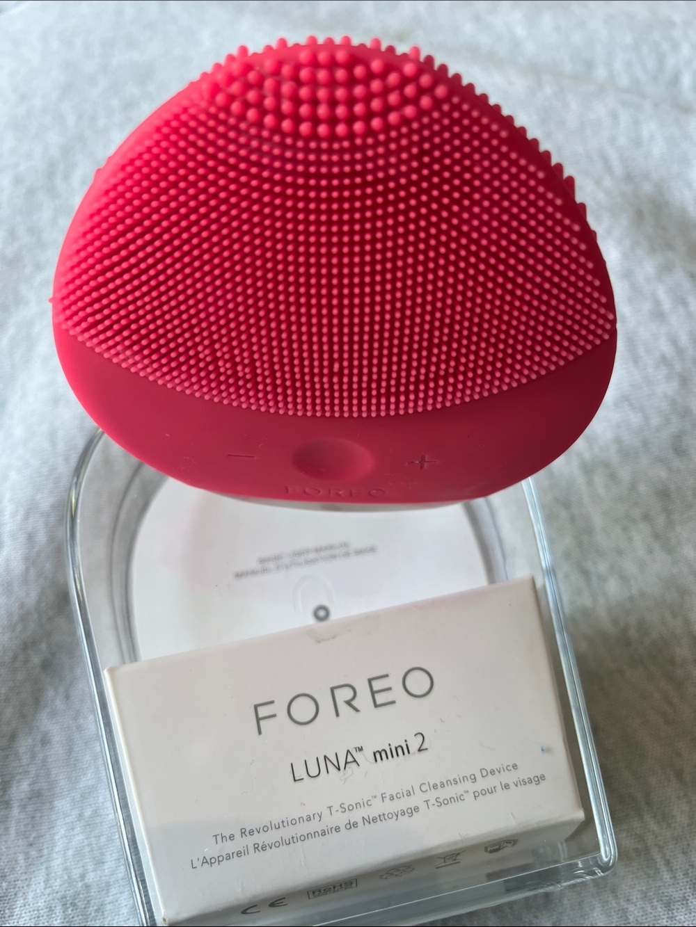 FOREO LUNA mini 2 Facial Cleansing Brush - Hot Pink